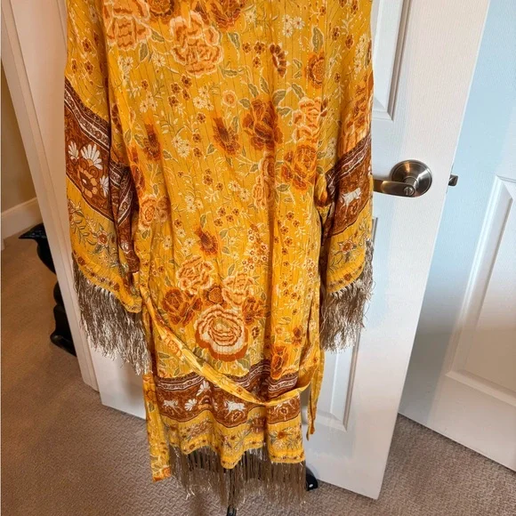 Spell Horses Short Fringe Robe M/L EC - Picture 7 of 9